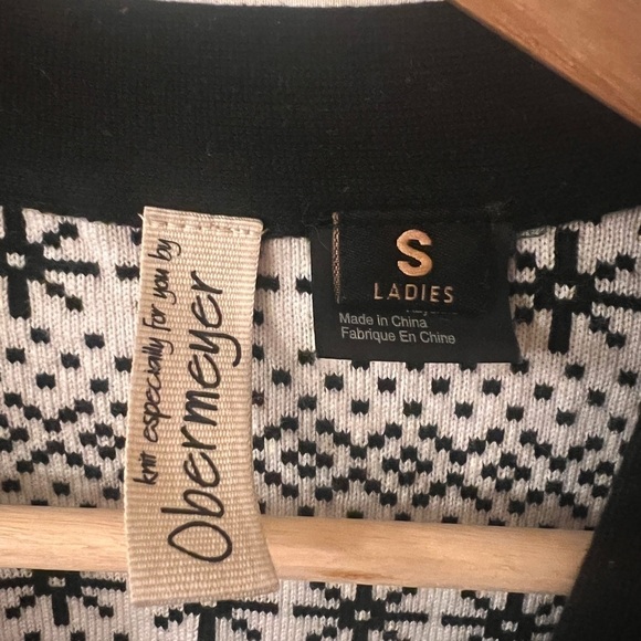 Obermeyer wrap black and white sweater size small - Picture 4 of 8